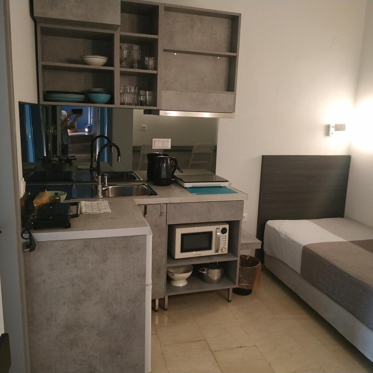 Loc Hospitality Urban Suites Corfu  ภายนอก รูปภาพ